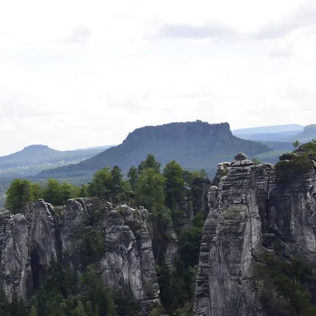 Ferienhaus Ferieneinrichtungen Haus Am Stein *